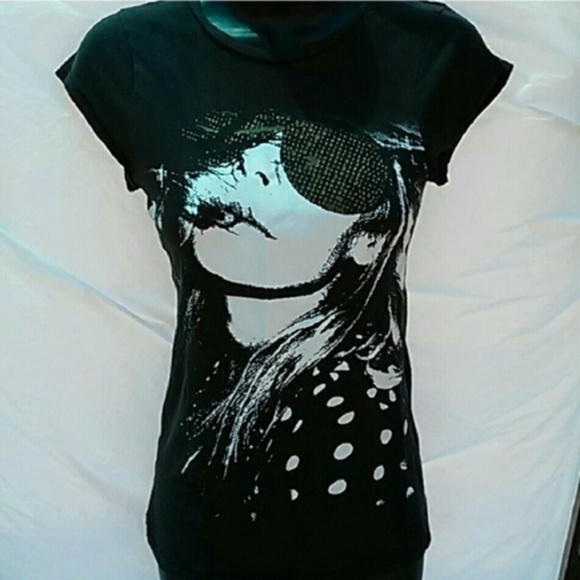 Black short sleeve fashion graphic tee - Picture 3 of 4
